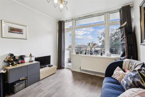 Christian Street, London E1 2 bed flat for sale