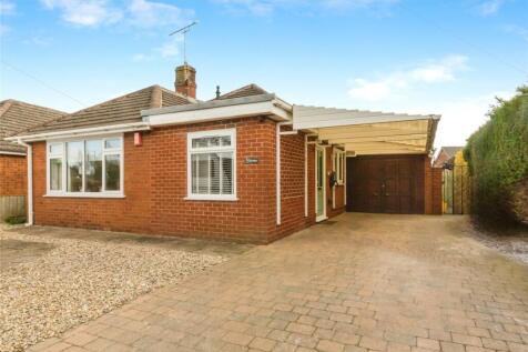 Meadow Avenue, Weston, Crewe... 3 bed bungalow for sale