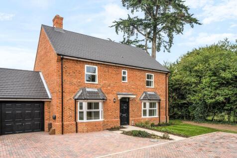 North End Road, Yapton, BN18 4 bed detached house for sale