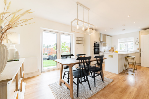 Alder Grove, Lovedean, PO8 4 bed property for sale