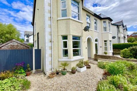4 bedroom semi-detached house for sale
