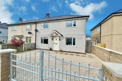4 bedroom semi-detached house for sale