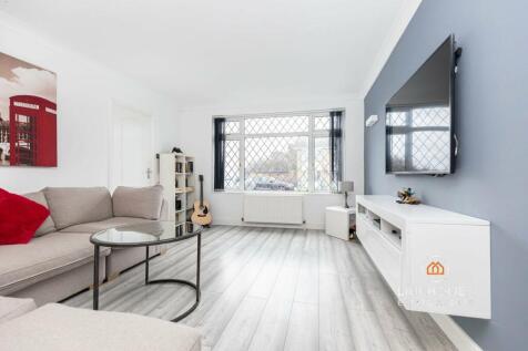 5 bedroom semi-detached house for sale