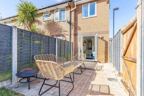 1 bedroom end of terrace house for sale