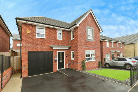 4 bedroom detached house for sale