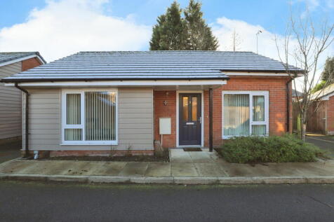 2 bedroom detached bungalow for sale