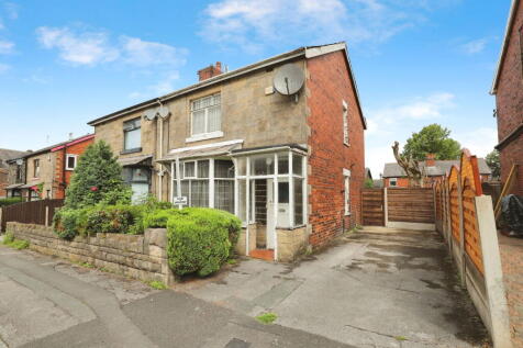 2 bedroom semi-detached house for sale
