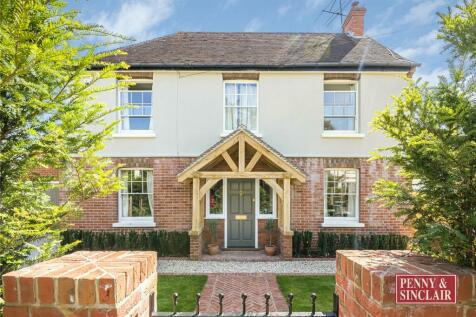 5 bedroom detached house for sale