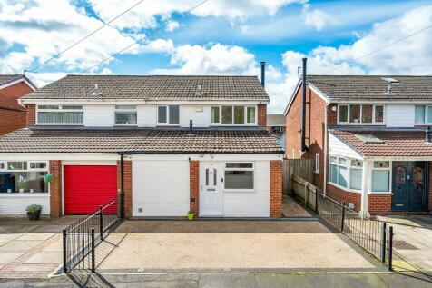 3 bedroom semi-detached house for sale