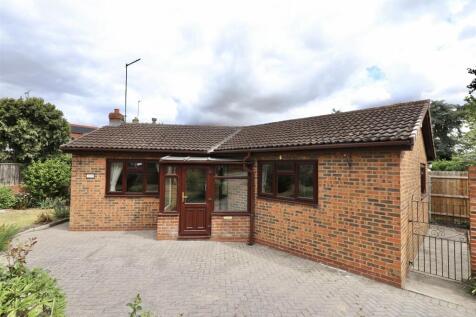 Hull Road, Woodmansey, Beverley 2 bed detached bungalow for sale