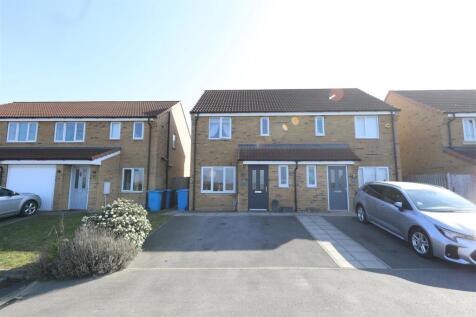 Chartwell Gardens, Kingswood, Hull 3 bed semi