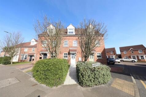 Shinewater Park, Kingswood, Hull 3 bed townhouse for sale