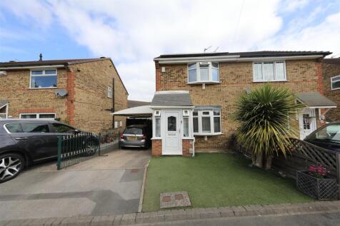 2 bedroom semi-detached house for sale
