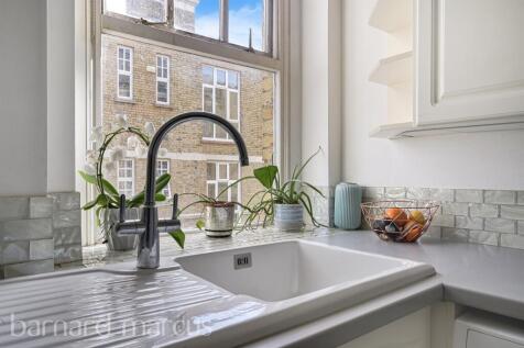 Studio flat for sale