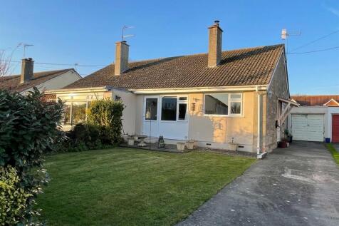 2 bedroom semi-detached bungalow for sale