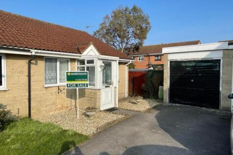 2 bedroom semi-detached bungalow for sale