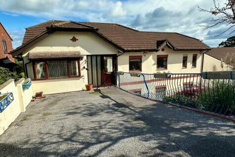 Livermead, Torquay 6 bed detached house for sale