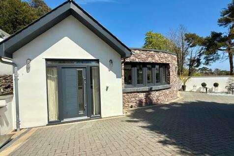 Warberries, Torquay 2 bed detached bungalow for sale