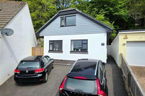 2 bedroom detached house for sale