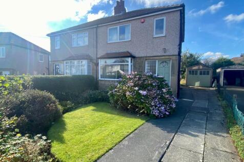Burniston Drive, Huddersfield 3 bed semi