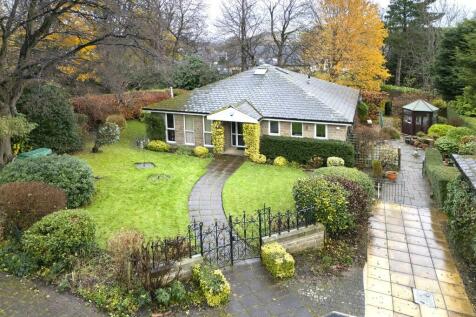 Greenhead Avenue, Huddersfield 4 bed detached bungalow for sale