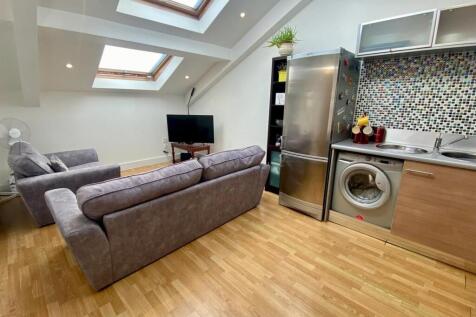 New Hey Road, Marsh, Huddersfield 1 bed apartment for sale
