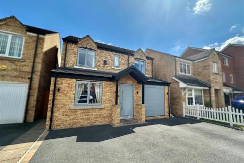 4 bedroom detached house for sale