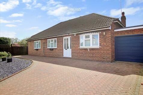 4 bedroom detached bungalow for sale