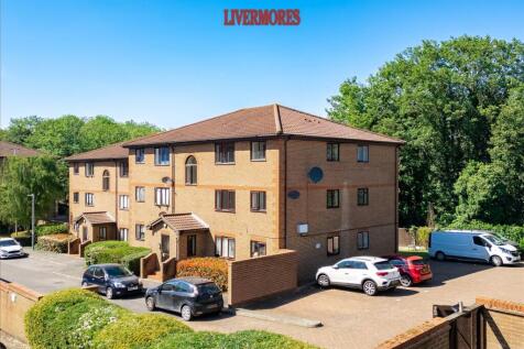Winston Close, Greenhithe 1 bed flat for sale