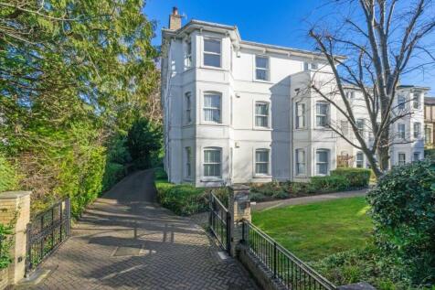 Beaumont Court, Tunbridge Wells, TN2 2 bed apartment for sale