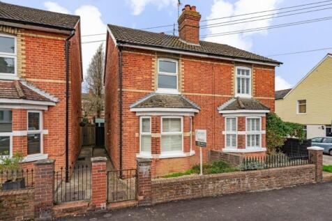 Napier Road, Tunbridge Wells, Kent, TN2 3 bed semi