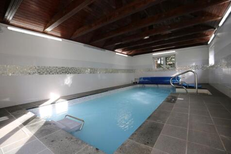 6 bedroom detached house for sale