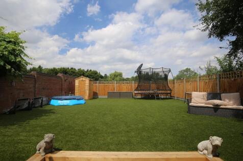 5 bedroom semi-detached house for sale