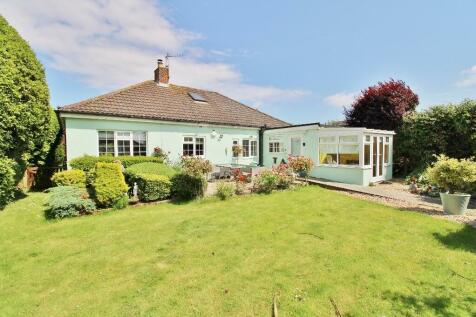 3 bedroom detached bungalow for sale