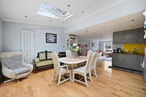Oliver Close, Chiswick, W4 4 bed house for sale