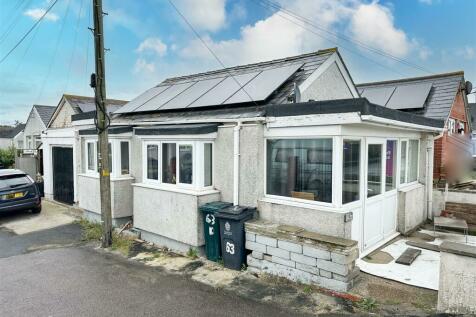 2 bedroom detached bungalow for sale