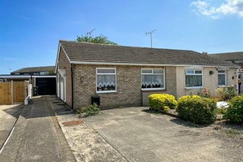 2 bedroom semi-detached bungalow for sale