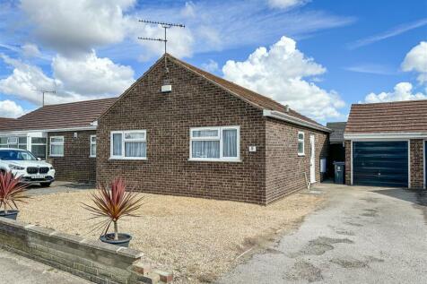 2 bedroom semi-detached bungalow for sale