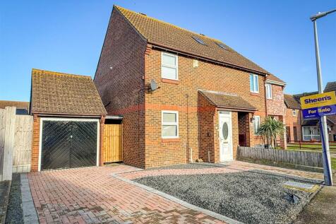 2 bedroom semi-detached house for sale