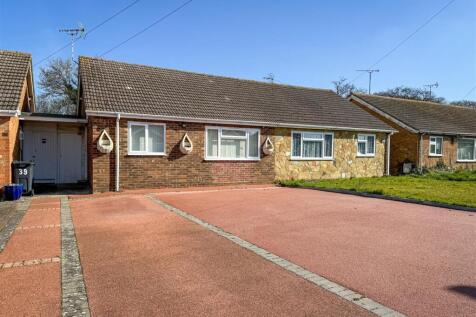2 bedroom semi-detached bungalow for sale