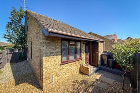 1 bedroom end of terrace house for sale
