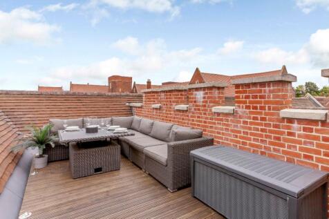The Galleries, Warley, Brentwood 2 bed apartment for sale