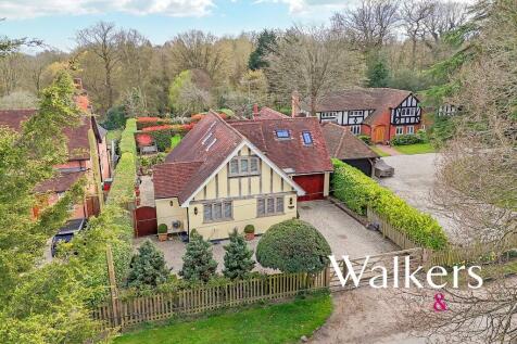 5 bedroom detached house for sale