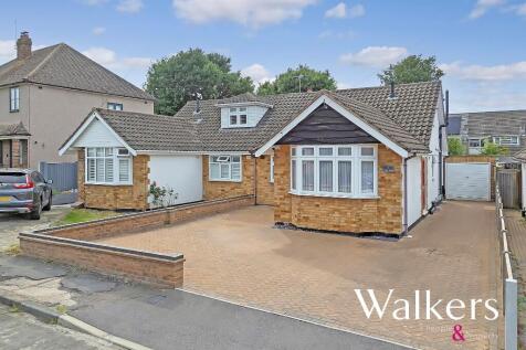 3 bedroom semi-detached bungalow for sale