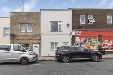 1 bedroom ground floor flat for sale