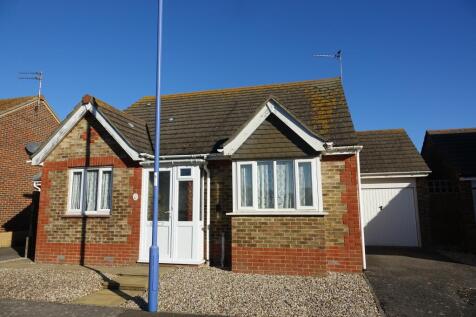 Lawrence Close, Selsey 2 bed detached bungalow for sale