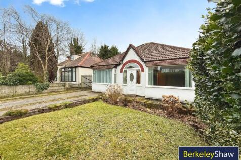 Liverpool Road South, Maghull 3 bed detached bungalow for sale