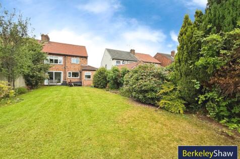 3 bedroom semi-detached house for sale