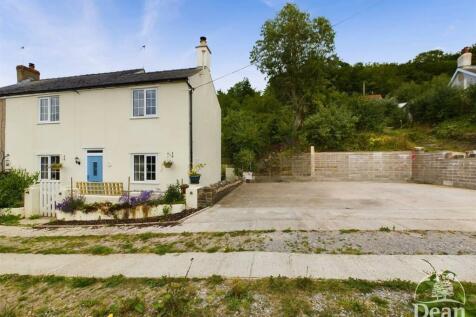 Joys Green Road, Lydbrook 2 bed cottage for sale