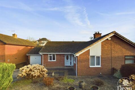 2 bedroom semi-detached bungalow for sale
